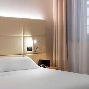 بست ويسترن كافاليري ديلا كورونا فندق